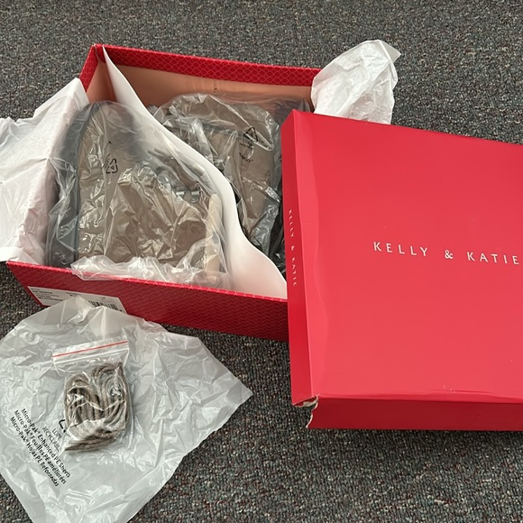 Kelly & Katie bootie - Picture 7 of 9